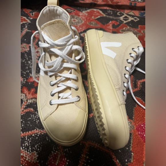 COPY - Wata II Canvas Butter White Butter Veja High Tops - Picture 7 of 9